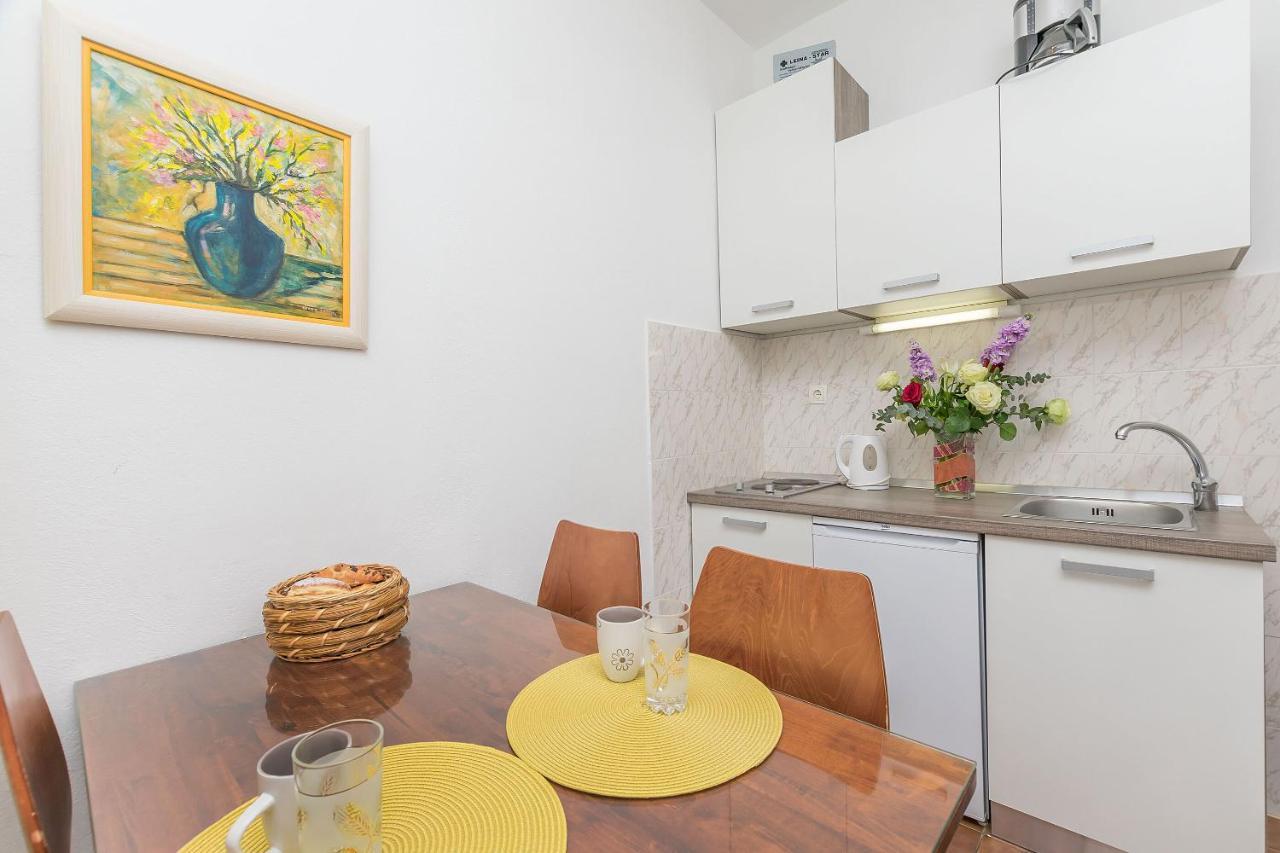 Apartments Clarus Mare Duce Exterior photo