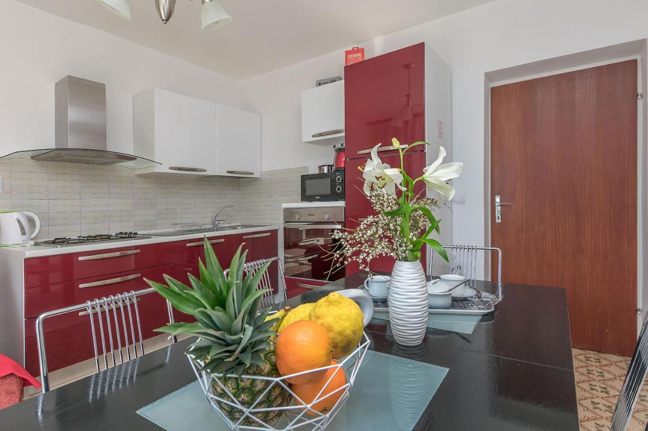 Apartments Clarus Mare Duce Exterior photo
